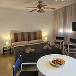 Palm - La Carihuela Апартаменти *